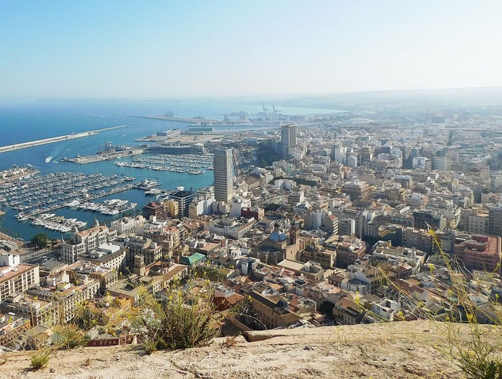 miasto Alicante w Hiszpanii, widok z zamku